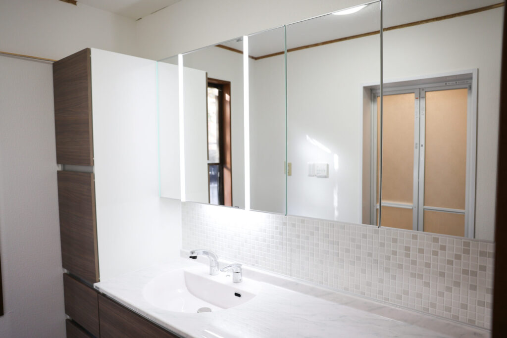 LIXIL ルミシス 洗面台 木造戸建て リノベーション 完成写真