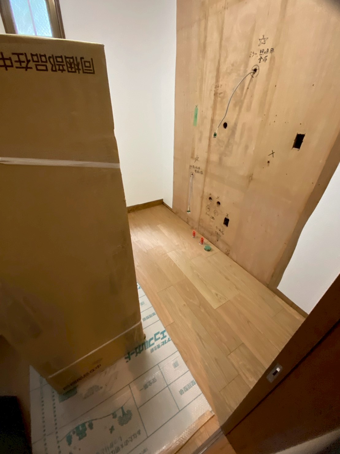 脱衣所のフローリング