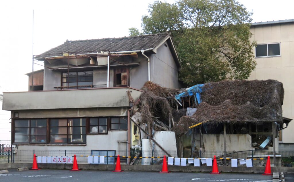 今にも壊れそうな家耐震補強